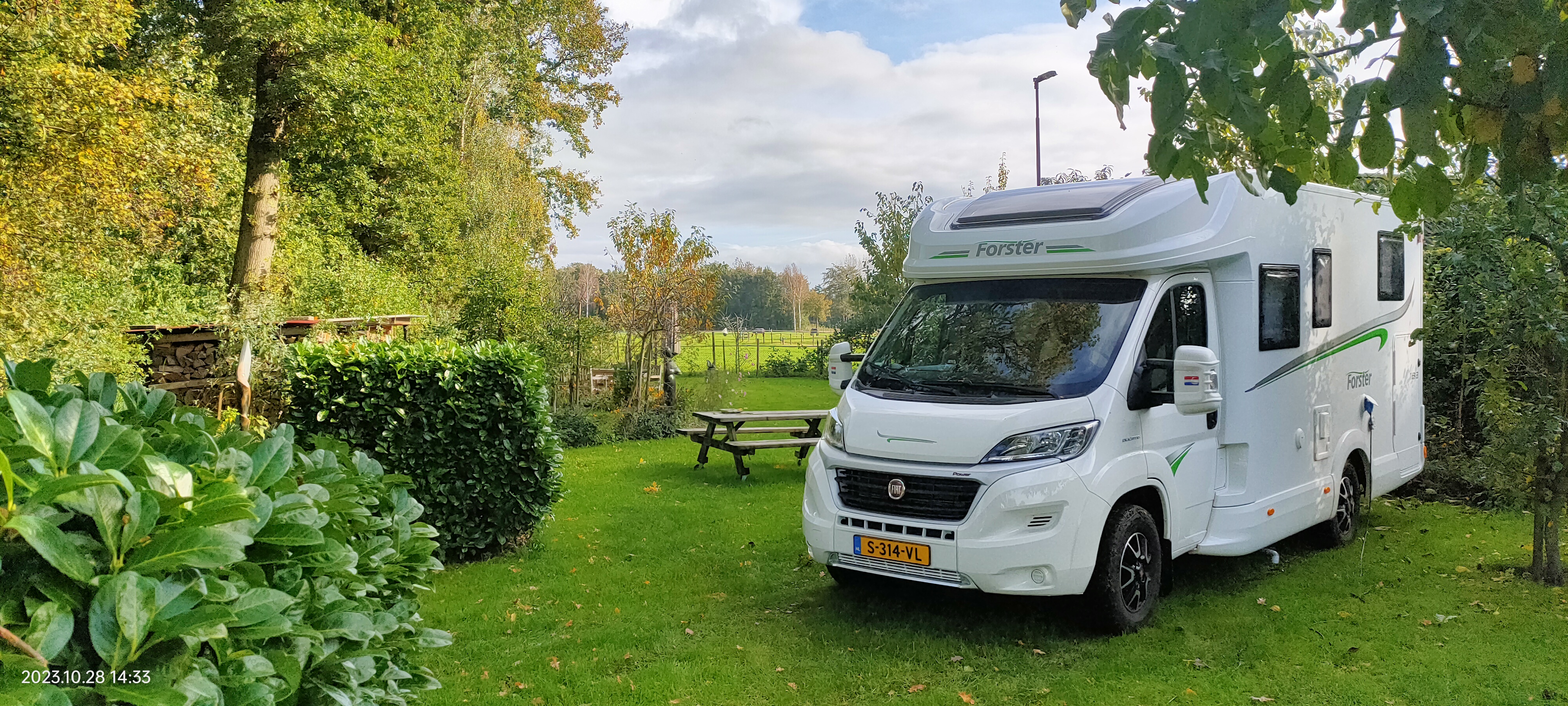 Mooie compacte en jonge camper te huur campersverhuur 