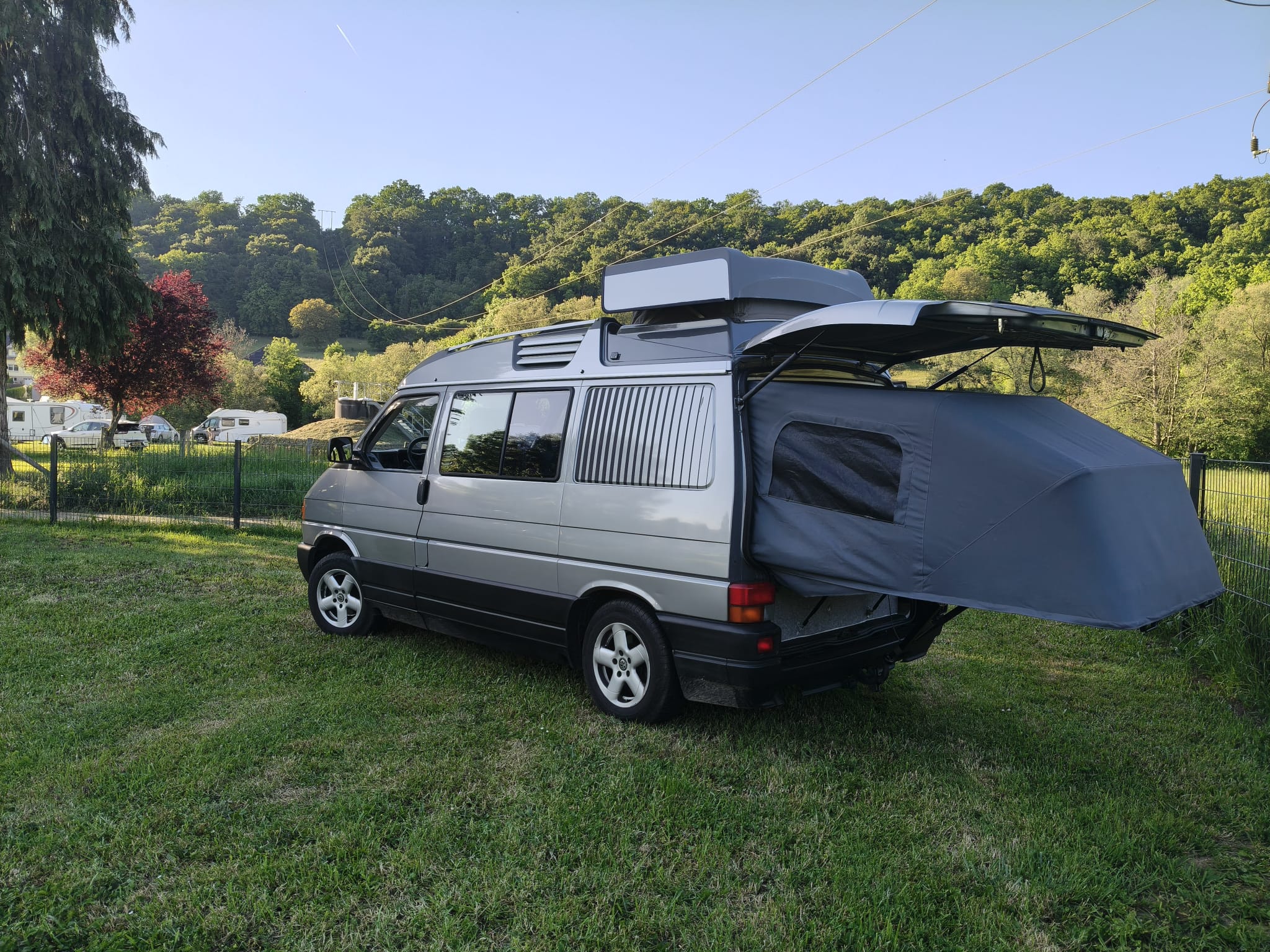 Volkswagen T4 Dehler-inbouw (Benzine & Automaat) campersverhuur 